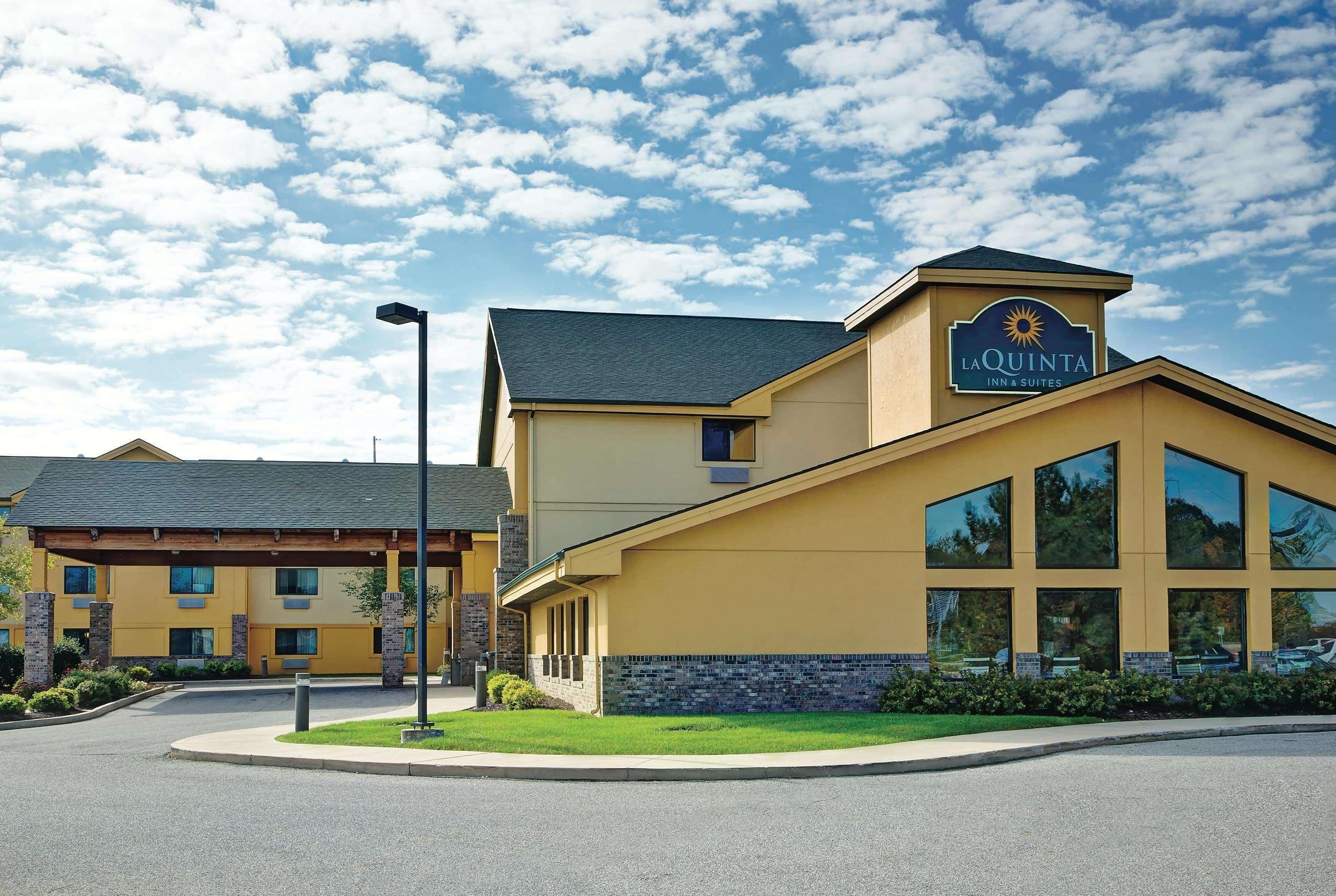 Best Western Fort Wayne I-69 North Hotel Exterior photo